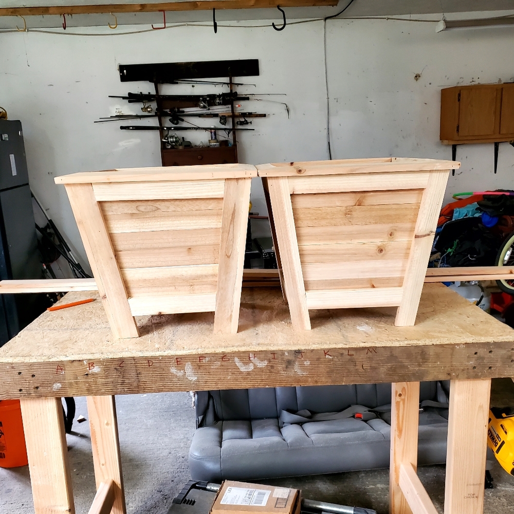 Cedar planters with or without stain